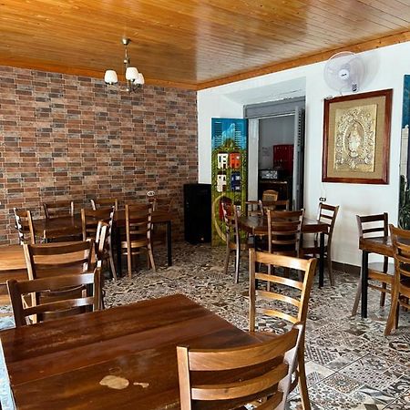Hostal Y Restaurante La Toscana Metapán Екстериор снимка