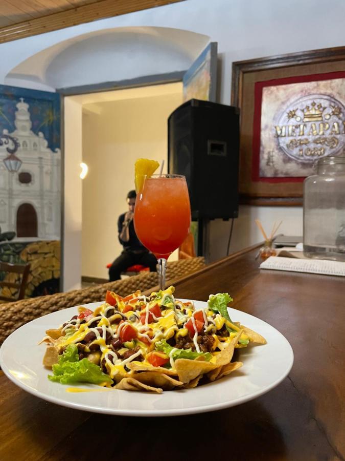 Hostal Y Restaurante La Toscana Metapán Екстериор снимка